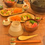 お土産で沖縄料理のお昼ごはん。