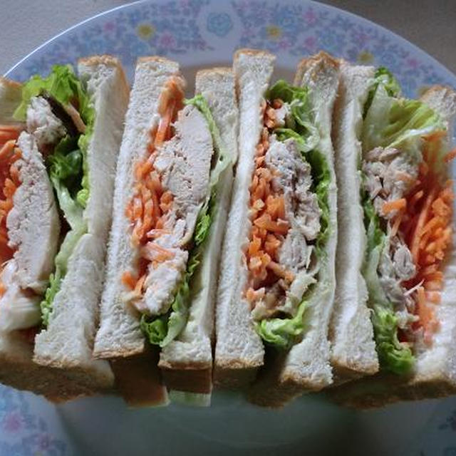 ローストチキンのサンドイッチ　ちょっとリッチな週末のおうちランチ