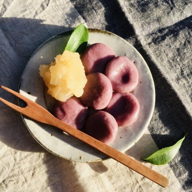 紫芋パウダーで、豆腐入り白玉団子