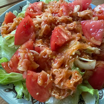 玉ねぎとトマトの簡単キムチ【レシピ】野菜がパクパクすすむドレッシングにも！