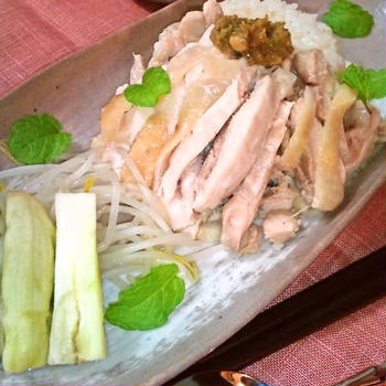東南アジア系香り鶏肉ご飯 with ピリ辛旨青胡椒味噌