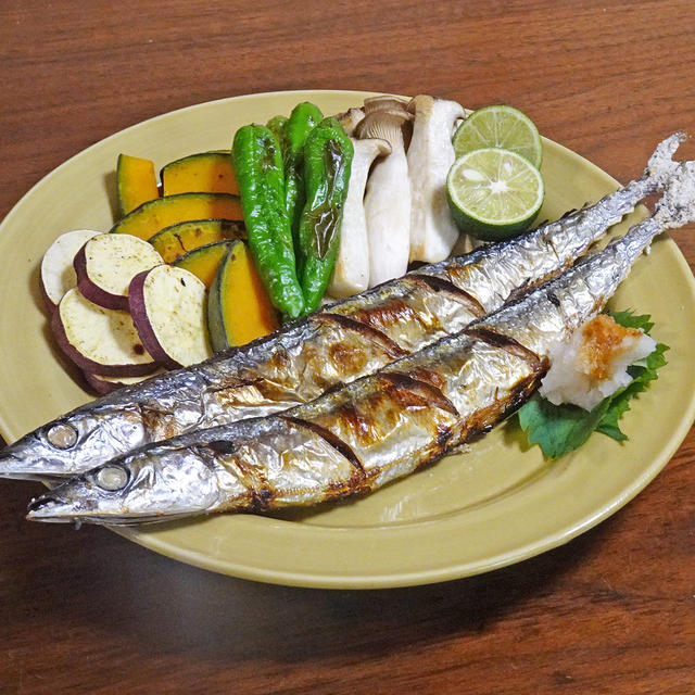 魚グリルで簡単10分！ふっくら美味しい秋刀魚の塩焼きの作り方