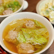 一杯で大満足！ご飯も進む、おかずスープ！瑞々しいレタスたっぷり【肉団子とレタスのスープ】