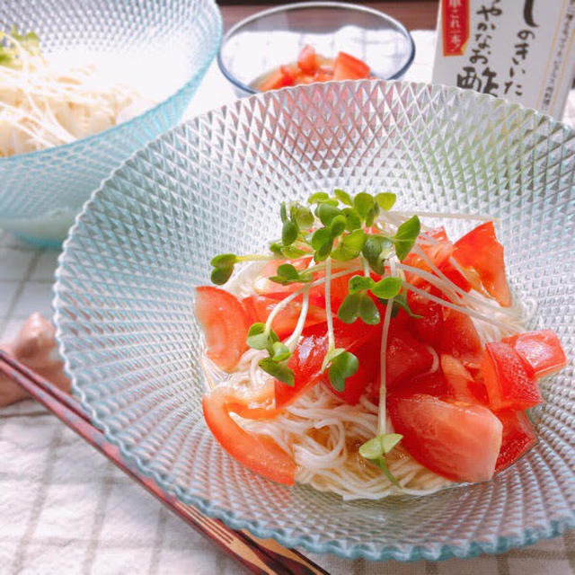 暑い日にぴったり♪フレッシュトマトとだしまろ酢で簡単に♪ぶっかけ素麺