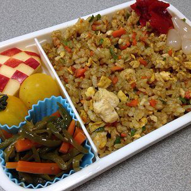 カレー炒飯弁当。だし乗せぶっかけ蕎麦