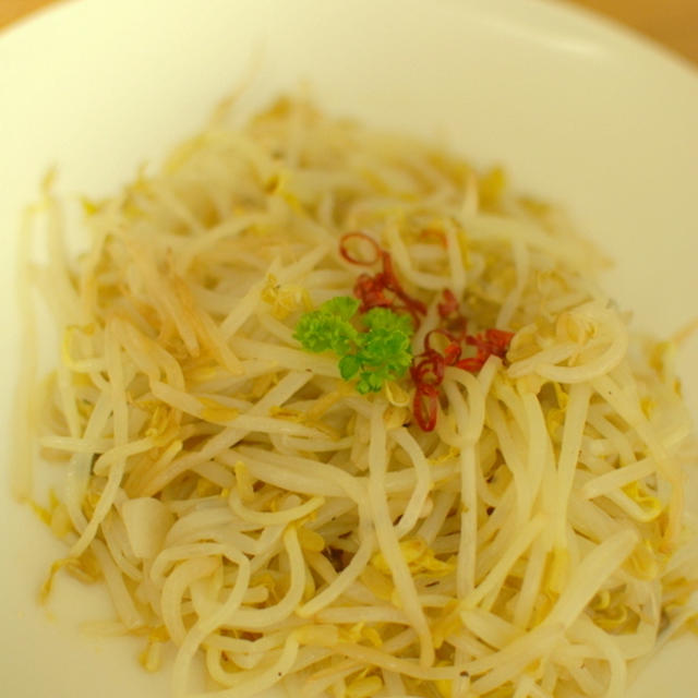 Sprout Aglio Olio e Peperoncino (もやしのペペロンチーノ）