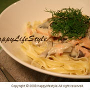 サーモンときのこのクリームパスタ