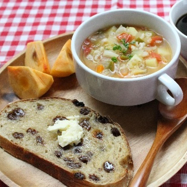 レーズンカンパと押し麦入り野菜スープ♪