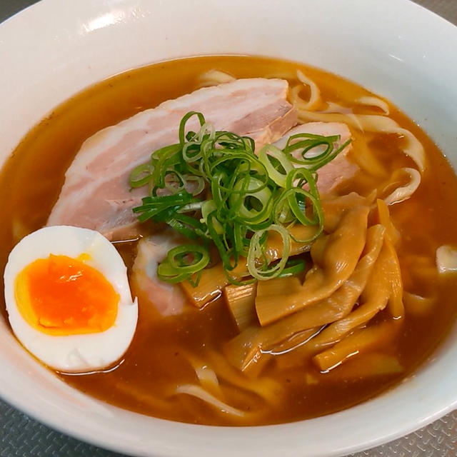 「魚介醤油ラーメン」の作り方