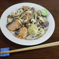 【秋の味覚レシピ】香ばしい！鮭じゃがとキノコのマヨネーズ炒め by KOICHIさん