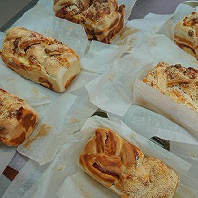モッツァレラチーズとベーコンの食パン作り！！