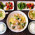 どっちもごはんがすすむおかず☆粗挽きウソーセージと野菜のスパイシーチリ炒め♪