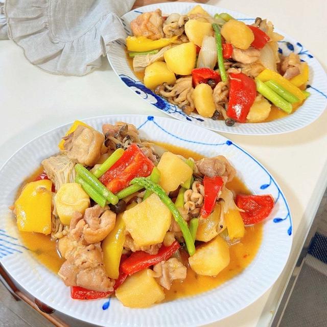 新じゃがいもの夏野菜うま煮を綺麗に美味しくいただきます
