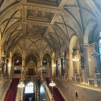 2024東欧旅行　DAY2 ブダペスト　国会議事堂見学