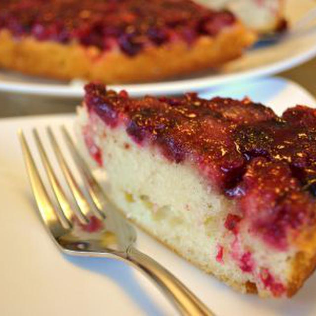 クランベリーアップサイドダウンケーキとアート委員会　Cranberry Upside-Down Cake and Art