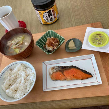 これぞ日本の朝食？(笑)なお昼ご飯♪