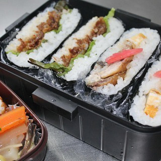 イワシの蒲焼丼弁当☆初めてのおにぎらず