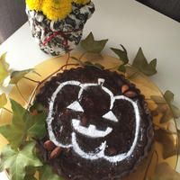 レシピブログの花と料理で楽しむハッピーハロウィン参加中。チョコタルトと。食用菊をのお浸しサラダ。