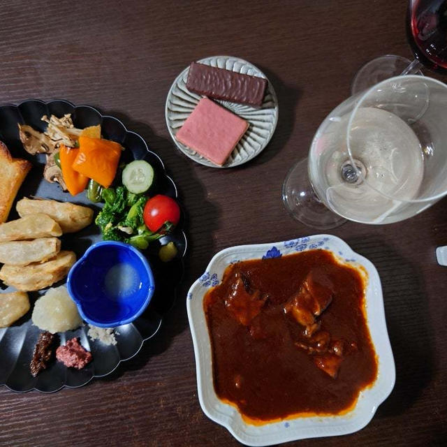 湯煎orレンチンでニンマリ美味しい♪おうちでロイヤルホストのビーフシチュー&コスモドリア♪