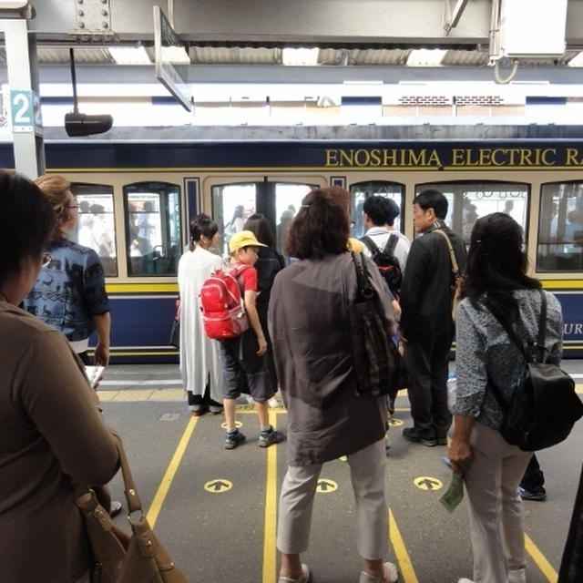 パン散歩　由比ヶ浜にマダムたちと降り立つ