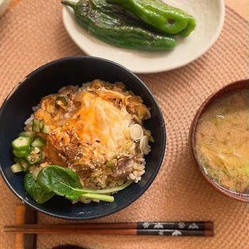 豚たま丼の献立