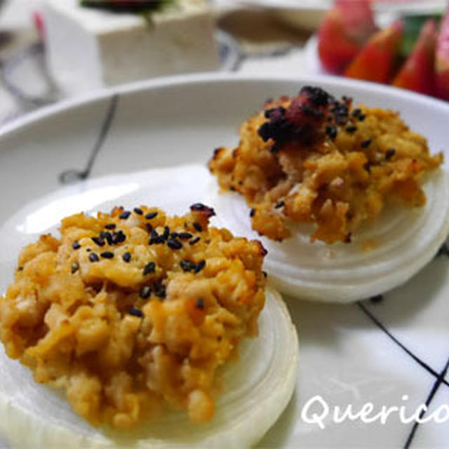 鶏そぼろでおいしい＆ヘルシー！新玉ねぎの肉味噌焼き