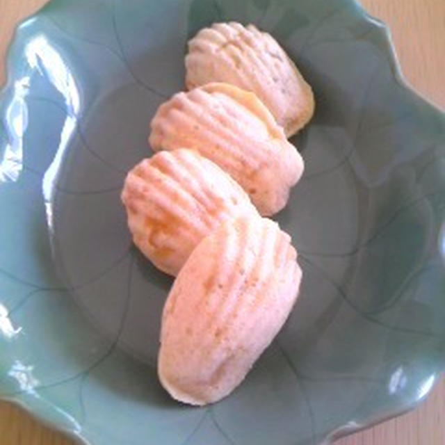 煮リンゴの米粉マドレーヌ（小麦・卵・乳・大豆・ナッツ不使用）