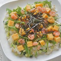 漬けて1日で使える梅ビネガーで簡単ご飯！お手軽ちらし寿司とおにぎり。
