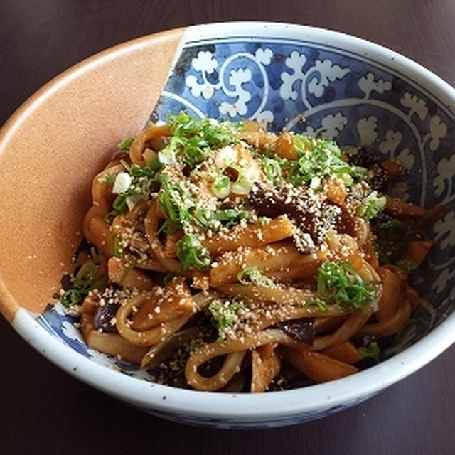 筍ときくらげの中華風焼きうどん　味噌仕立て