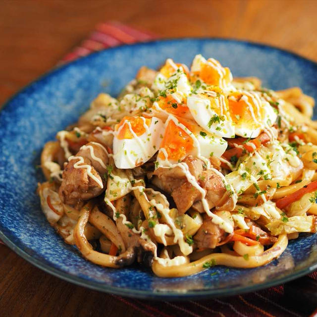 フーディストノート連載、「エッグチキン焼きうどん」