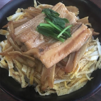 オマージュ【穴ごぼう丼】