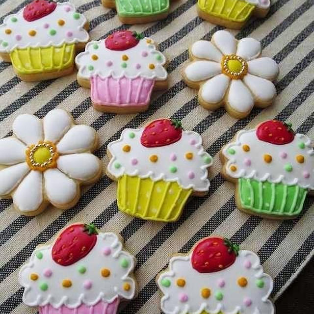 カップケーキのアイシングクッキー By Nanakoさん レシピブログ 料理ブログのレシピ満載