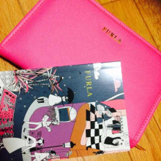 FURLAのマルチケース　「SWEET」