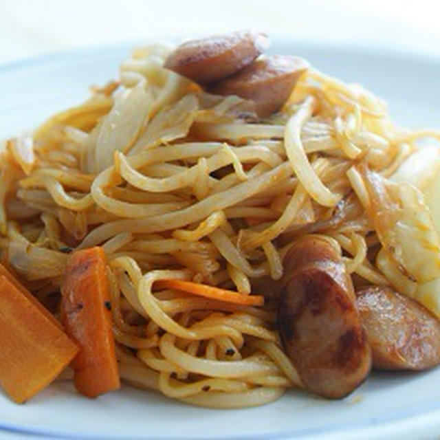 麺1玉で2人分　野菜たっぷり！ナポリタン焼きそば