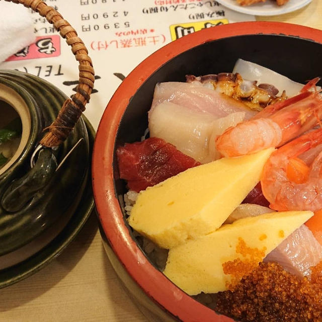 海鮮丼と初の土瓶蒸しと絶品すぎるザンギ～古平町新家寿司