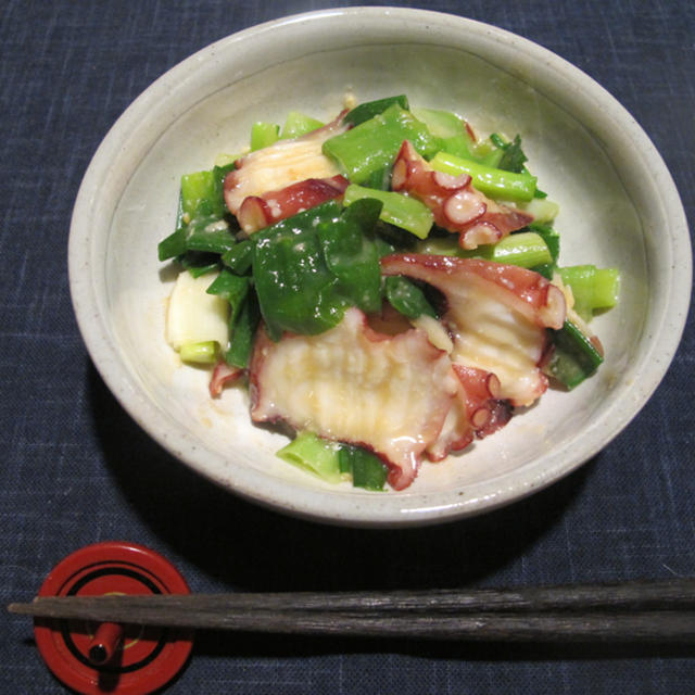蛸と九条葱の辛子酢味噌和え　（蛸の波切り）