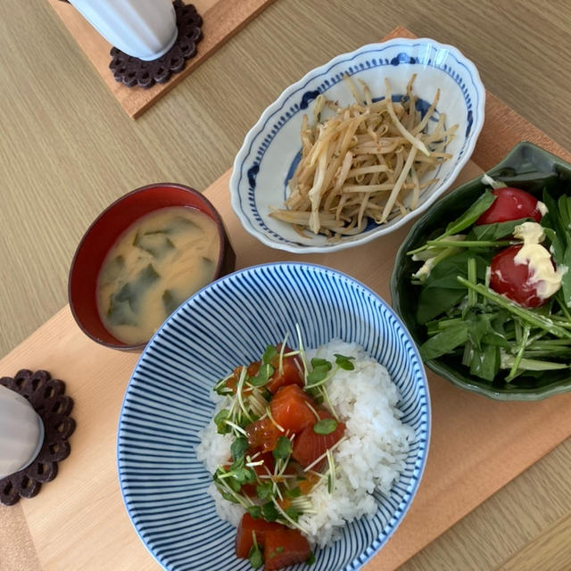 サーモンといくらのまぜまぜ丼(レシピリンク有り)