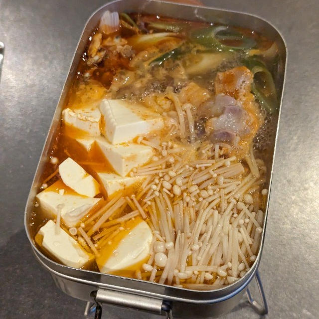 体が温まる韓国料理定番の鍋！スンドゥブチゲを作ろう！