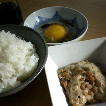 卵かけ納豆ご飯　今日の朝食
