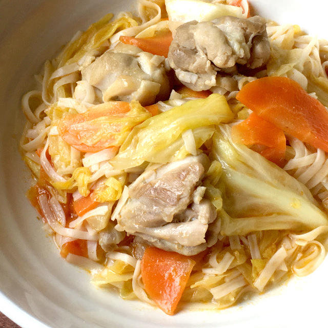 香味ペーストと糖質０麺で、うま辛キャベツパスタ