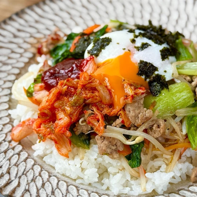 【レシピ】炒めて乗せるだけ♬簡単ひき肉ビビンバ丼♬