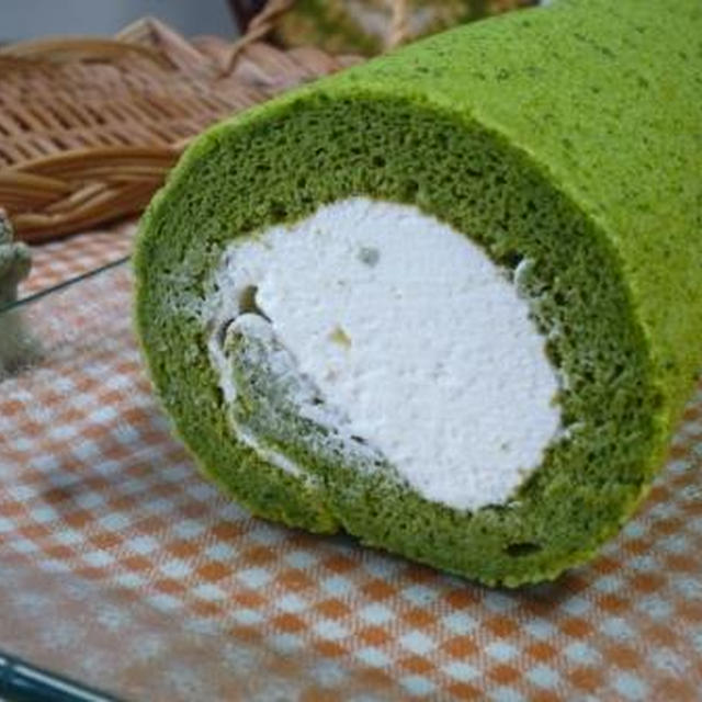 抹茶ロール作りました！