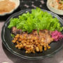 豚肉のりんごソースと、ほうれん草卵焼きのお好み焼き風とかの夜ごはん
