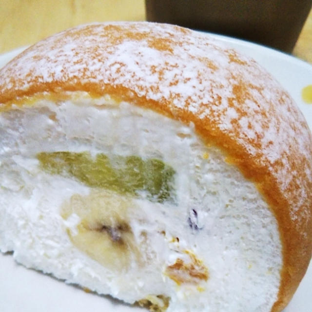 おやつ☆メロンが美味なグラマシーニューヨークのロールケーキ