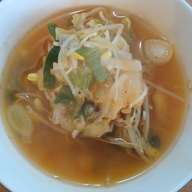 キムチもやしスープ～「三食ごはん　山村編」の料理です♪
