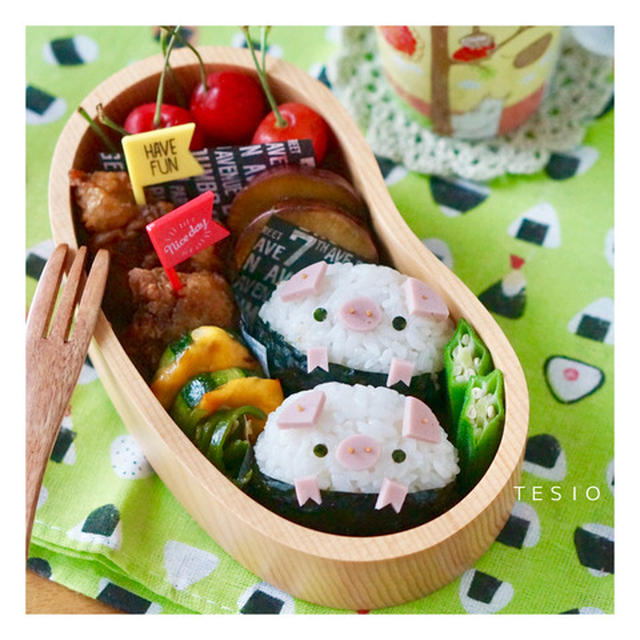 ひょっこりブタさんおにぎり&唐揚げ弁当♪