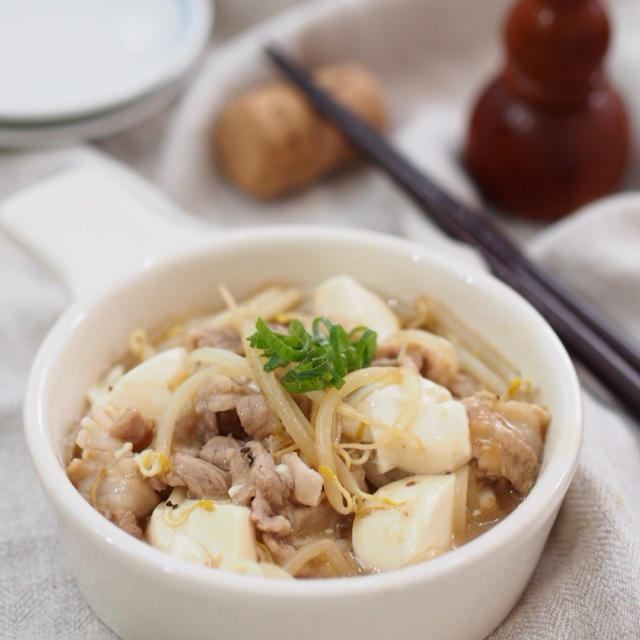 もやしでかさ増し♡レンジで簡単♡肉豆腐風♡