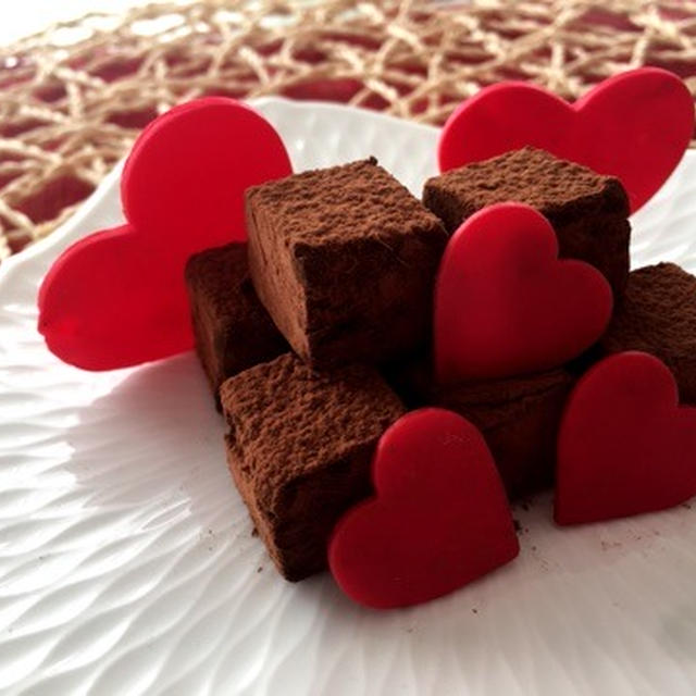 材料3つ♡口溶け生チョコ♡レンジで1分！型いらずで超簡単☆