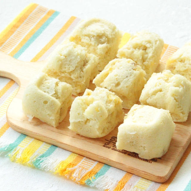 人気のもちもち牛乳バナナ蒸しパンのレシピ。卵なしでホットケーキミックスで簡単作り方。