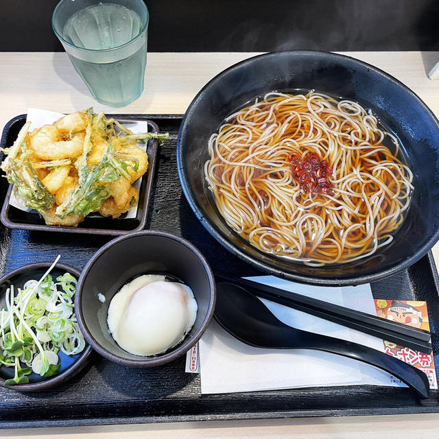 ほぼ海老だけのかきあげそばに温泉玉子を添えで啜る（番外編）〜ゆで太郎〜
